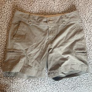 *Eddie Bauer Cargo Shorts Mercer Style size 6